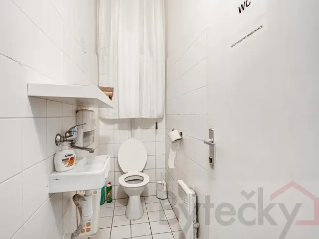 Pronájem ordinace, Praha - Smíchov, Stroupežnického, 85 m2