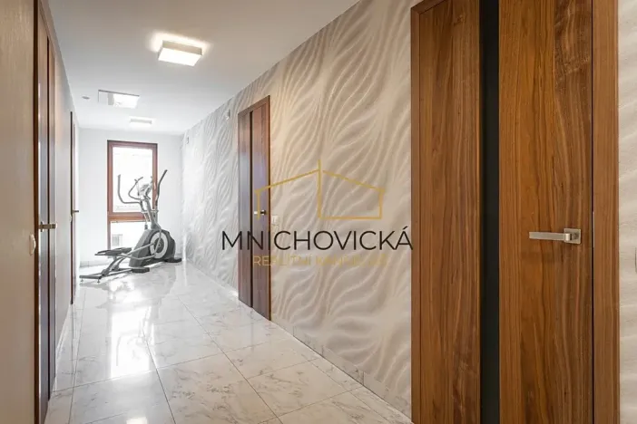 Prodej rodinného domu, Praha - Kolovraty, V Tehovičkách, 521 m2