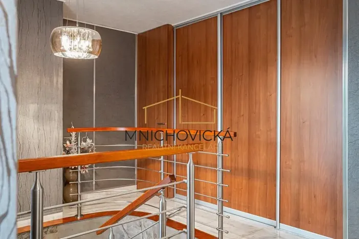 Prodej rodinného domu, Praha - Kolovraty, V Tehovičkách, 521 m2
