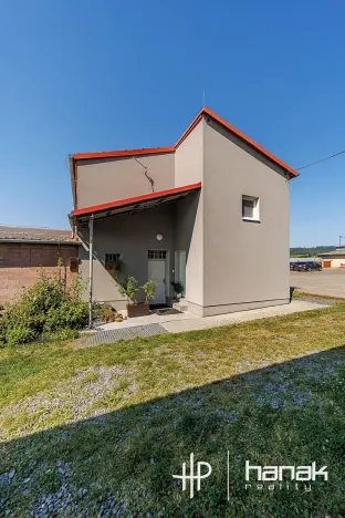 Prodej výrobních prostor, Dolany, 900 m2