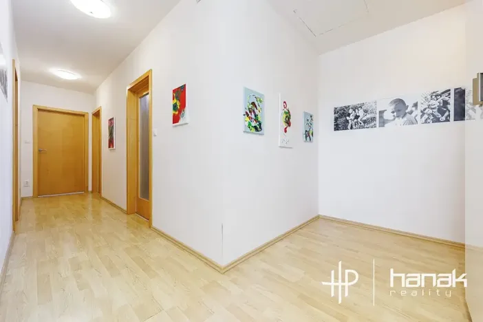 Prodej výrobních prostor, Dolany, 900 m2