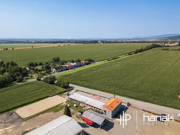 Prodej výrobních prostor, Dolany, 900 m2