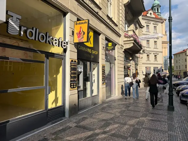Pronájem obchodního prostoru, Praha - Josefov, Kaprova, 28 m2