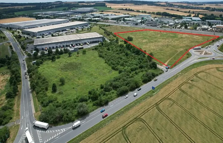 Pronájem komerčního pozemku, Praha, 1000 m2