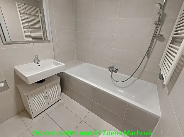 Pronájem bytu 1+kk, Praha - Žižkov, Ke kapslovně, 38 m2