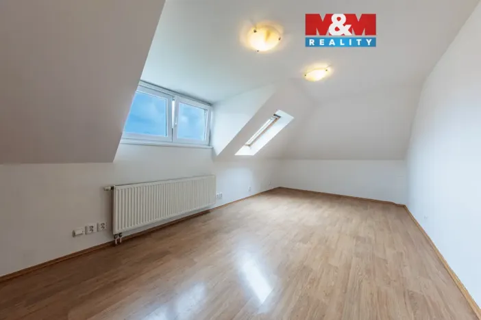 Prodej bytu 1+1, Karlovy Vary, K. Čapka, 36 m2