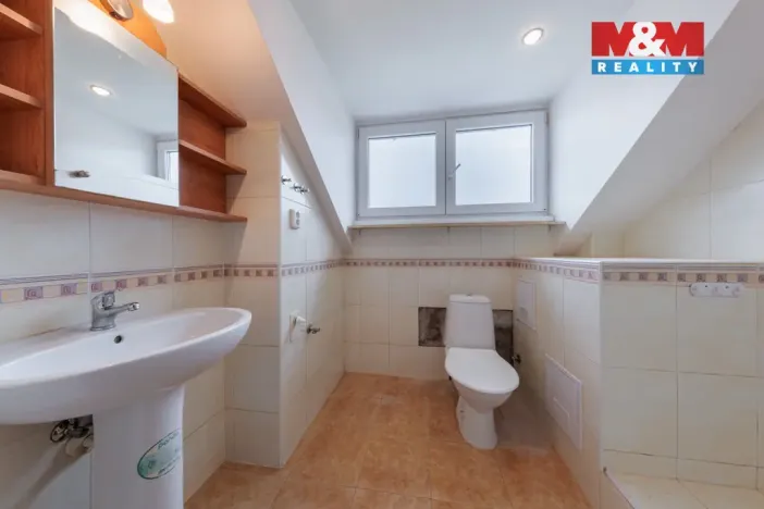 Prodej bytu 1+1, Karlovy Vary, K. Čapka, 36 m2