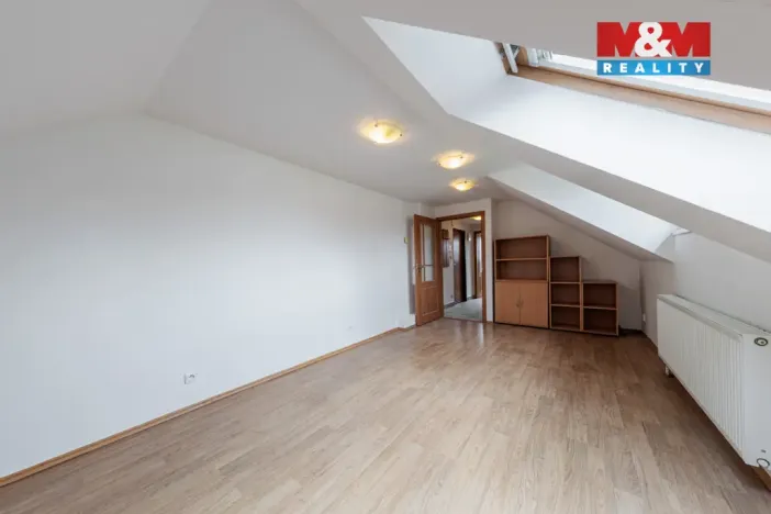 Prodej bytu 1+1, Karlovy Vary, K. Čapka, 36 m2