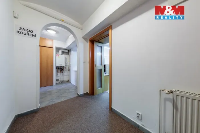 Prodej obchodního prostoru, Karlovy Vary, Moskevská, 57 m2