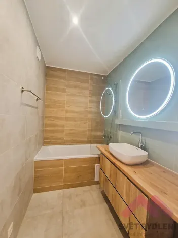 Pronájem bytu 3+kk, Praha - Bohnice, Hlivická, 72 m2