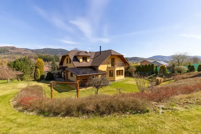 Prodej rodinného domu, Lipová-lázně, 232 m2