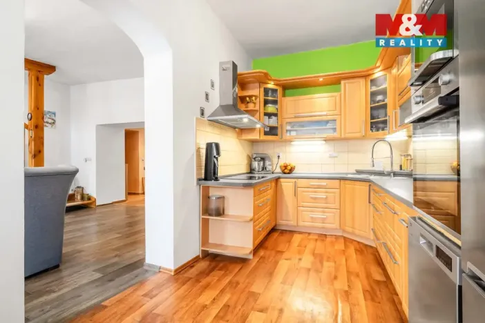 Prodej činžovního domu, Doksy, náměstí Republiky, 235 m2