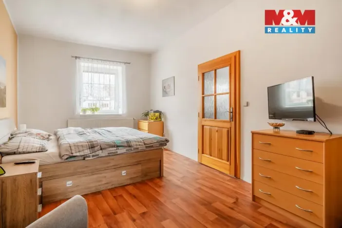 Prodej činžovního domu, Doksy, náměstí Republiky, 235 m2