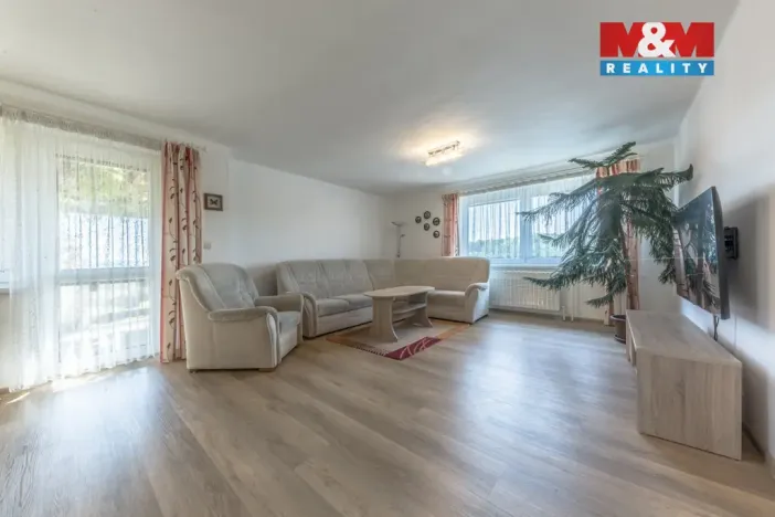 Prodej rodinného domu, Hrdlořezy, 229 m2