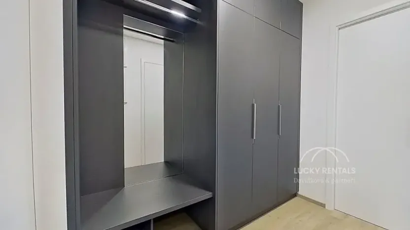 Pronájem bytu 1+kk, Praha - Velká Chuchle, Na hvězdárně, 35 m2