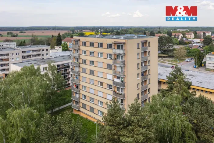Pronájem bytu 2+1, Chvaletice, U Kulturního domu, 60 m2