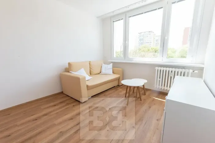 Pronájem bytu 2+1, Praha - Kobylisy, Paláskova, 59 m2