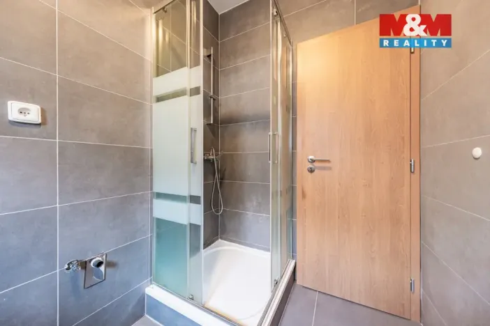 Prodej bytu 1+kk, Šestajovice, Revoluční, 18 m2
