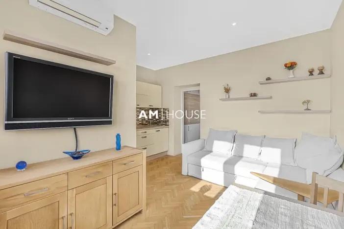 Pronájem bytu 1+kk, Praha - Vinohrady, Sobotecká, 24 m2