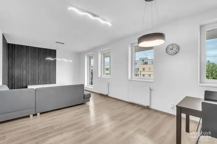 Pronájem bytu 2+kk, Hradec Králové, Ve Stromovce, 66 m2