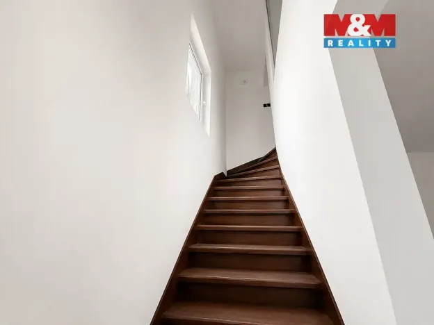 Pronájem obchodního prostoru, Praha - Horní Počernice, Náchodská, 230 m2