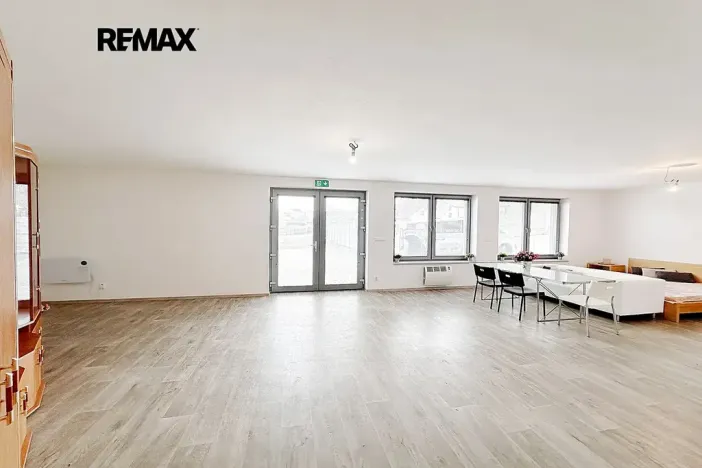 Pronájem obchodního prostoru, Neslovice, Lesní, 66 m2