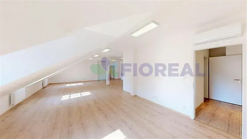 Pronájem kanceláře, Praha - Karlín, Sokolovská, 220 m2