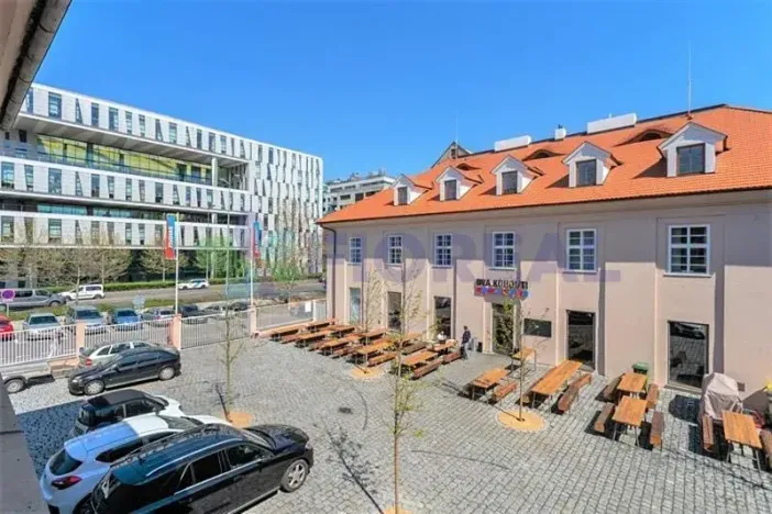 Pronájem kanceláře, Praha - Karlín, Sokolovská, 220 m2