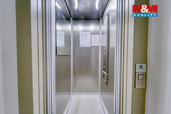 Pronájem kanceláře, Plzeň - Jižní Předměstí, Hálkova, 125 m2