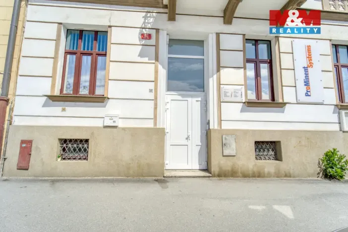 Pronájem kanceláře, Plzeň - Jižní Předměstí, Hálkova, 125 m2