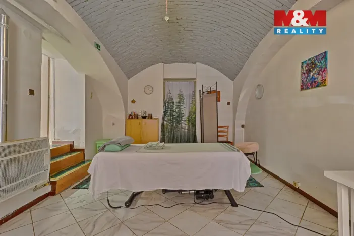 Pronájem obchodního prostoru, Čáslav - Čáslav-Staré Město, nám. Jana Žižky z Trocnova, 120 m2