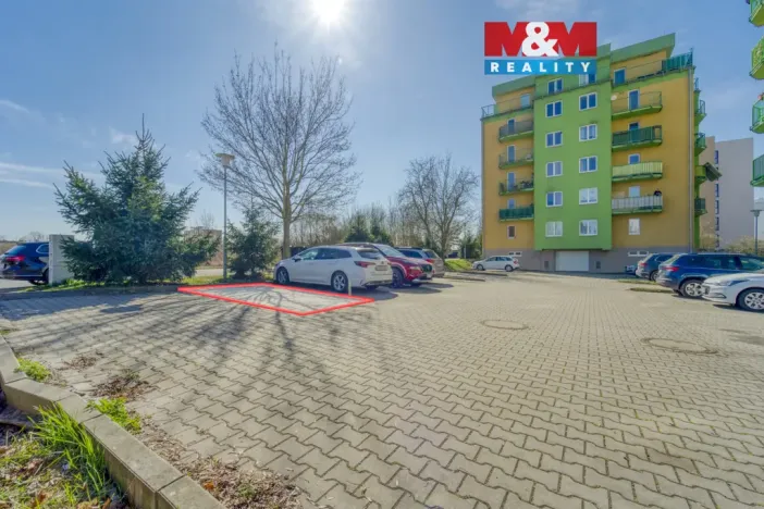 Pronájem garážového stání, Plzeň, Goldscheiderova, 13 m2