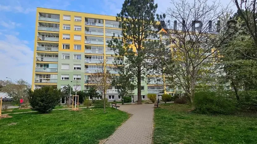 Prodej bytu 2+kk, Praha - Chodov, V průčelí, 46 m2