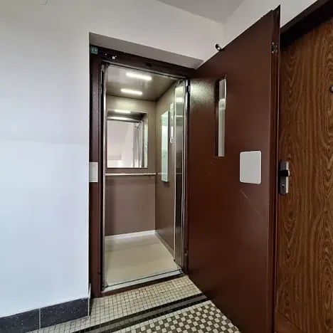 Pronájem bytu 2+kk, Praha - Vršovice, Karpatská, 43 m2