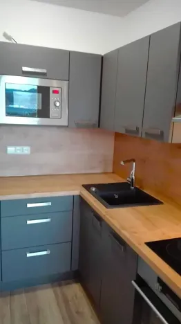 Pronájem bytu 2+kk, Králův Dvůr, Nad Stadionem, 42 m2