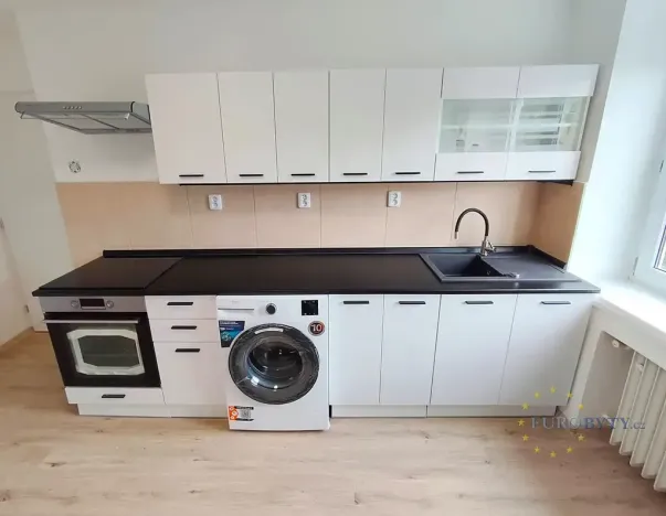 Pronájem bytu 2+1, Praha - Kobylisy, Vršní, 56 m2