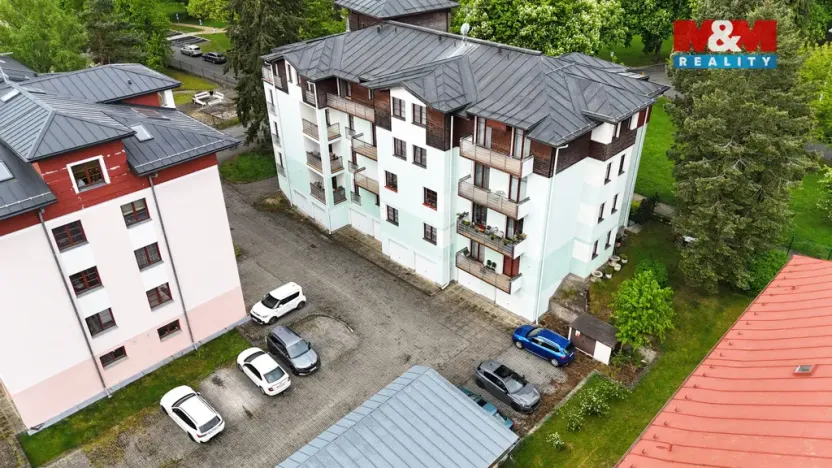 Pronájem garáže, Mariánské Lázně, Křižíkova, 22 m2