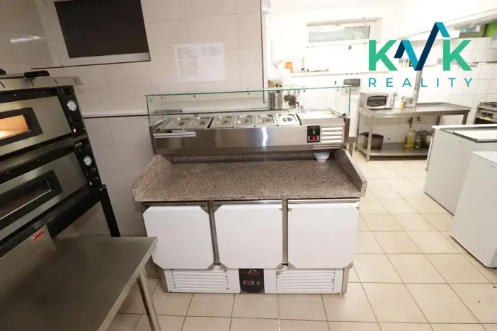 Pronájem restaurace, Karlovy Vary, Závodu míru, 150 m2