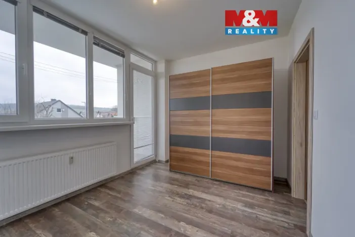 Prodej bytu 4+1, Lesná, 64 m2