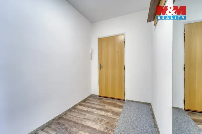 Prodej bytu 4+1, Lesná, 64 m2