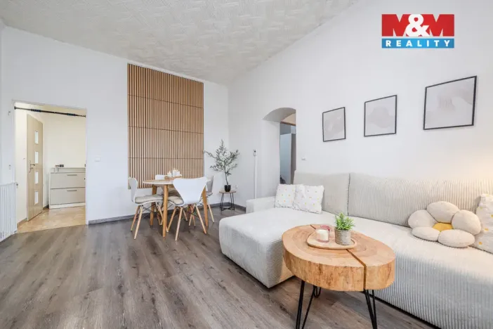 Prodej bytu 3+1, Dymokury, Osvobození, 65 m2