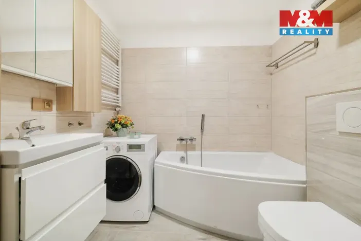 Prodej bytu 3+1, Dymokury, Osvobození, 65 m2