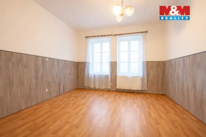 Prodej bytu 3+1, Nový Bor - Arnultovice, Gen. Svobody, 97 m2