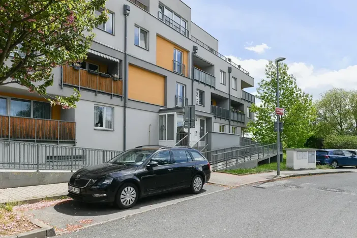 Pronájem bytu 2+kk, Praha - Uhříněves, Saturnova, 45 m2