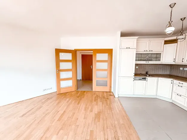 Pronájem bytu 2+kk, Praha - Vršovice, Pod stupni, 60 m2