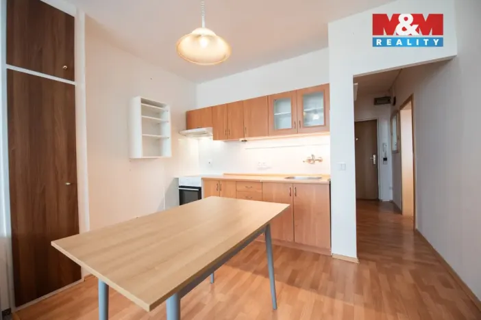 Pronájem bytu 2+kk, Hradec Králové - Třebeš, třída Edvarda Beneše, 50 m2