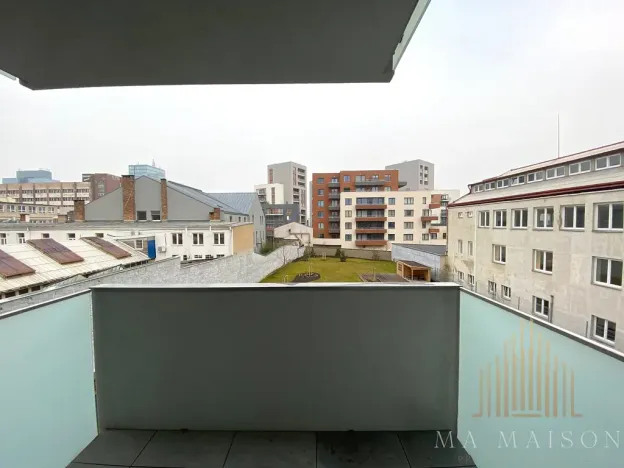 Pronájem bytu 1+kk, Praha - Holešovice, Na Maninách, 33 m2