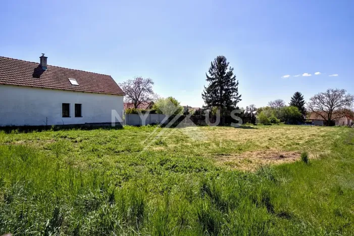 Prodej pozemku pro bydlení, Chleby, Průběžná, 2030 m2