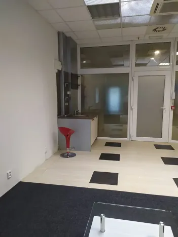 Pronájem komerční nemovitosti, Praha - Stodůlky, Petržílkova, 39 m2