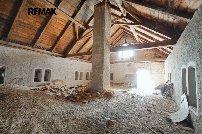 Prodej atypického bytu, Lošany, 191 m2